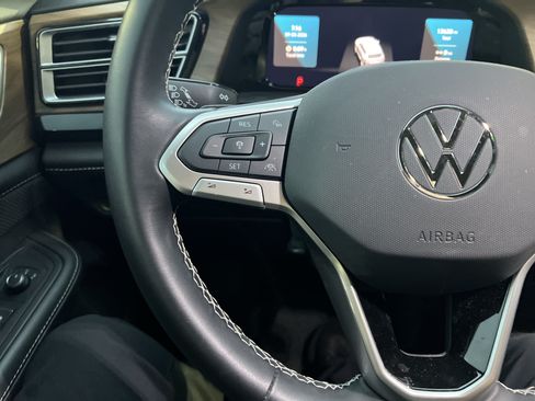 Used 2024 Volkswagen Atlas SE FWD image 15