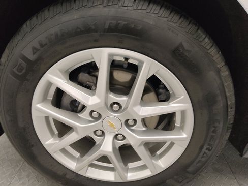 Used 2022 Chevrolet Equinox LT w/ Driver Convenience Package image 31