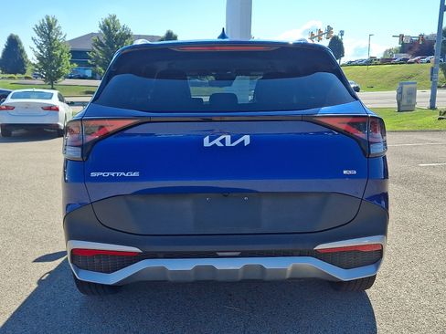 Used 2024 Kia Sportage EX AWD/4WD image 5