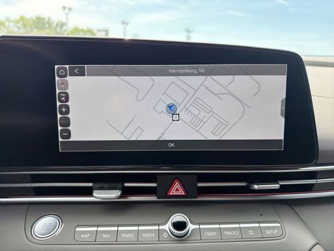 Used 2024 Hyundai Elantra SEL w/ Convenience Package image 33