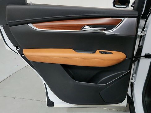 Used 2021 Cadillac XT5 Premium Luxury w/ LPO, Floor Liner Package image 19