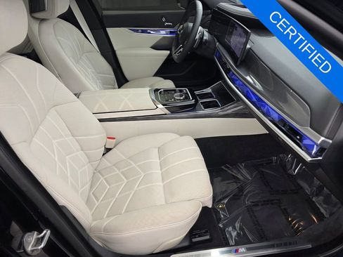 Certified 2024 BMW 760i xDrive w/ Executive Package AWD/4WD image 28