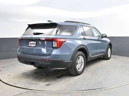 Used 2025 Ford Explorer Active image 7