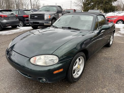Used 2000 MAZDA MX-5 Miata RWD image 2