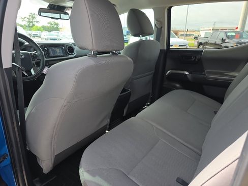 Used 2018 Toyota Tacoma SR5 RWD image 15