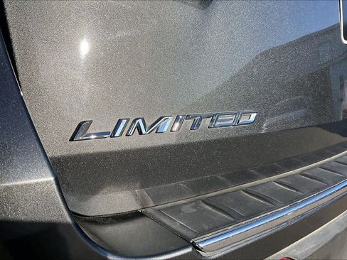 Used 2020 Ford Explorer Limited image 9