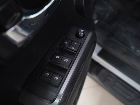 Used 2019 Toyota Tacoma TRD Sport image 19