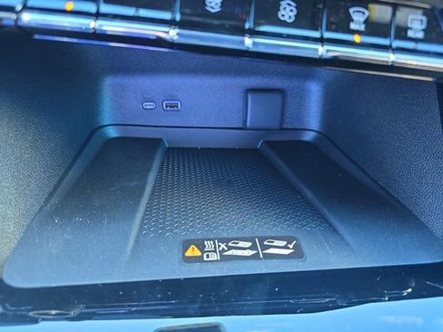 New 2025 Chevrolet Traverse LT image 29