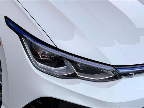 Used 2024 Volkswagen Golf R image 27