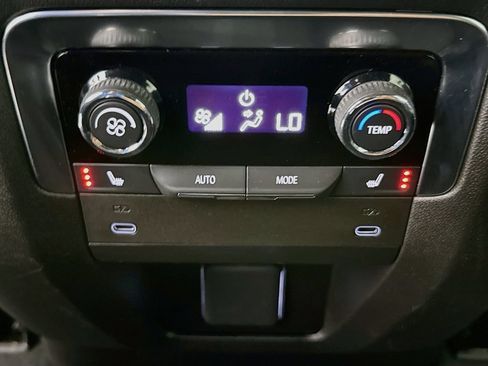 Used 2025 Chevrolet Tahoe Premier AWD/4WD image 25