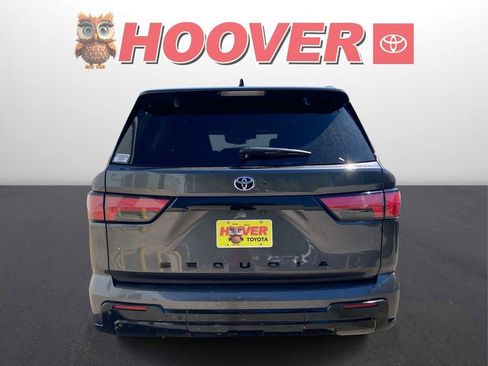 Used 2023 Toyota Sequoia Platinum AWD/4WD image 3
