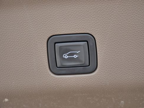 Used 2021 GMC Yukon Denali w/ Denali Premium Package image 15