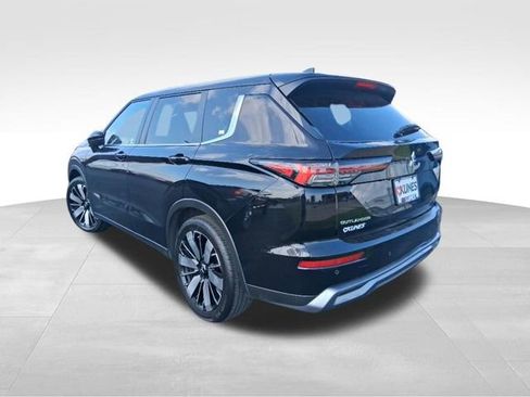 Used 2025 Mitsubishi Outlander SE image 10