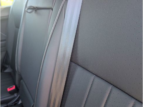 Used 2023 Volkswagen Tiguan SE R-Line image 29