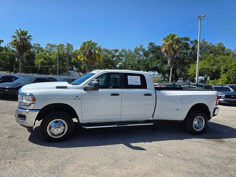 Used 2024 RAM 3500 Big Horn AWD/4WD image 3