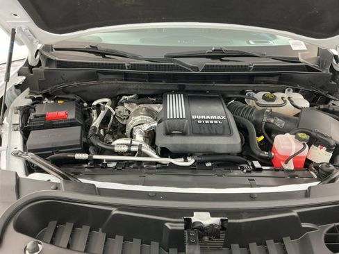 Used 2024 GMC Yukon XL SLT image 33