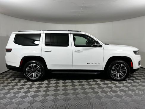 Used 2024 Jeep Wagoneer Series II w/ Flexible Seating Group image 4