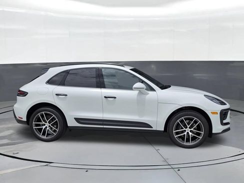 Used 2026 Porsche Macan AWD/4WD image 7