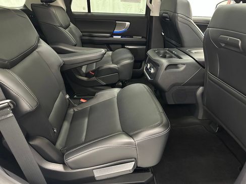 Used 2025 Ford Expedition Platinum AWD/4WD image 53