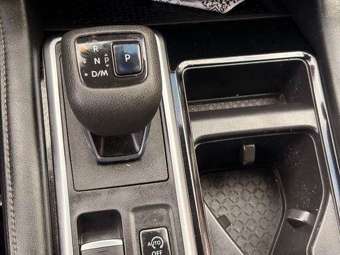 Used 2022 Nissan Pathfinder SL w/ SL Premium Package FWD image 26