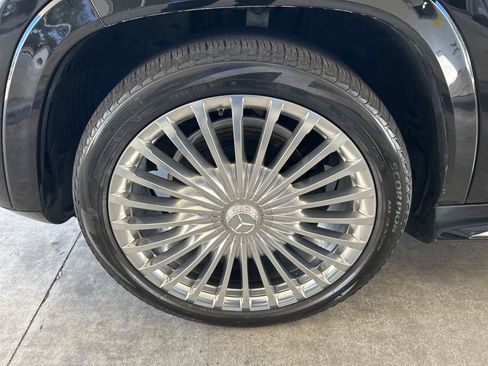 Used 2021 Mercedes-Benz Maybach GLS 600 4MATIC image 16