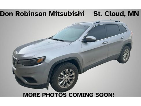 Used 2019 Jeep Cherokee Latitude w/ Popular Appearance Group AWD/4WD image 1