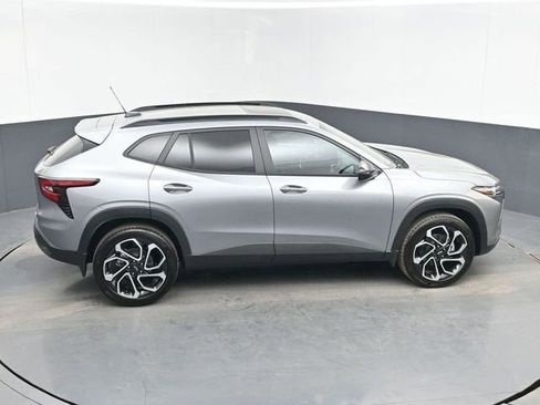 New 2026 Chevrolet Trax RS w/ Sunroof Package image 39