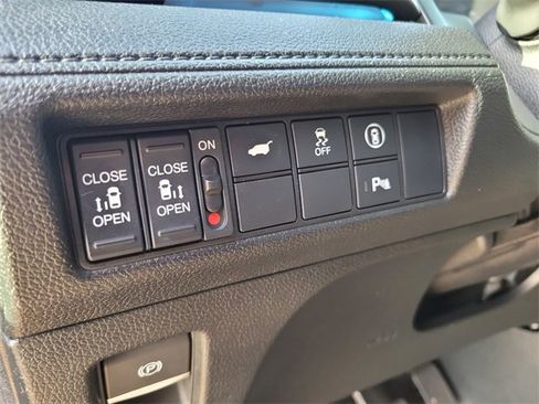 Used 2024 Honda Odyssey Touring image 19