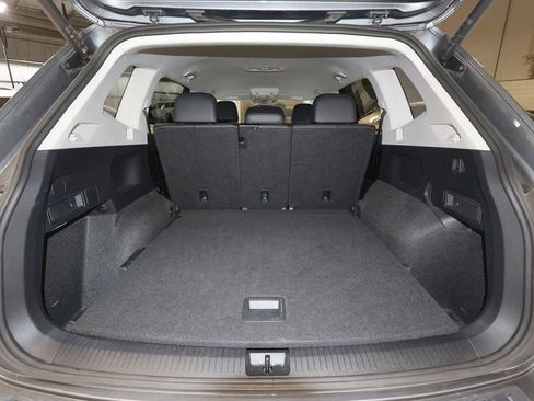 Used 2024 Volkswagen Tiguan Wolfsburg Edition image 23