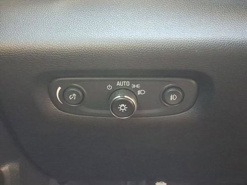 Used 2020 Chevrolet Traverse LT FWD image 11