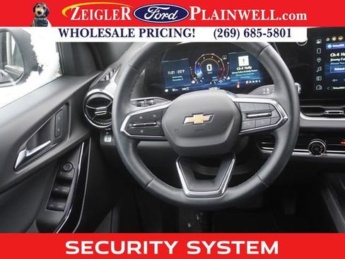 Used 2025 Chevrolet Equinox LT image 9