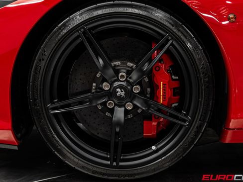 Used 2015 Ferrari 458 Speciale Coupe RWD image 30