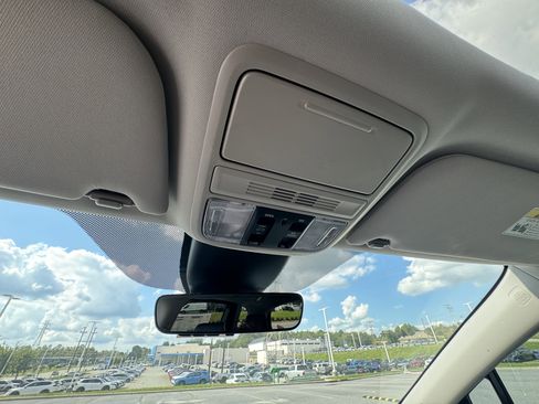 New 2026 Honda Odyssey Touring image 22