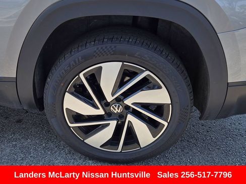 Used 2024 Volkswagen Atlas SE image 12