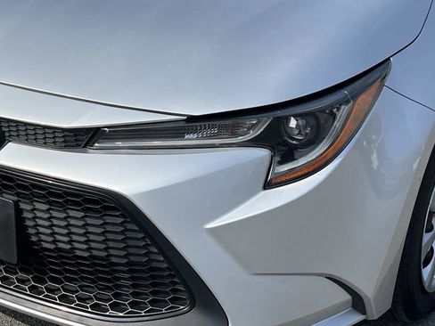 Used 2020 Toyota Corolla LE image 10
