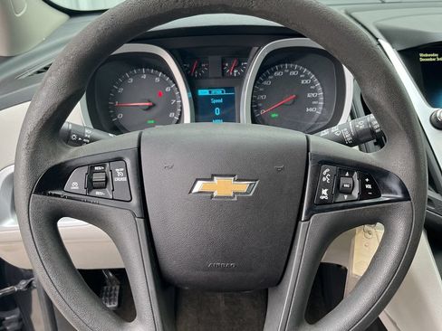Used 2017 Chevrolet Equinox LS FWD image 18
