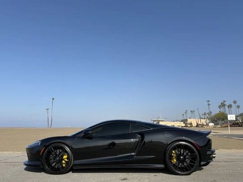Used 2022 McLaren GT image 4