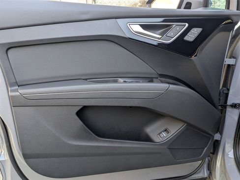 Used 2023 Audi Q4 e-tron Premium w/ Convenience Package image 16