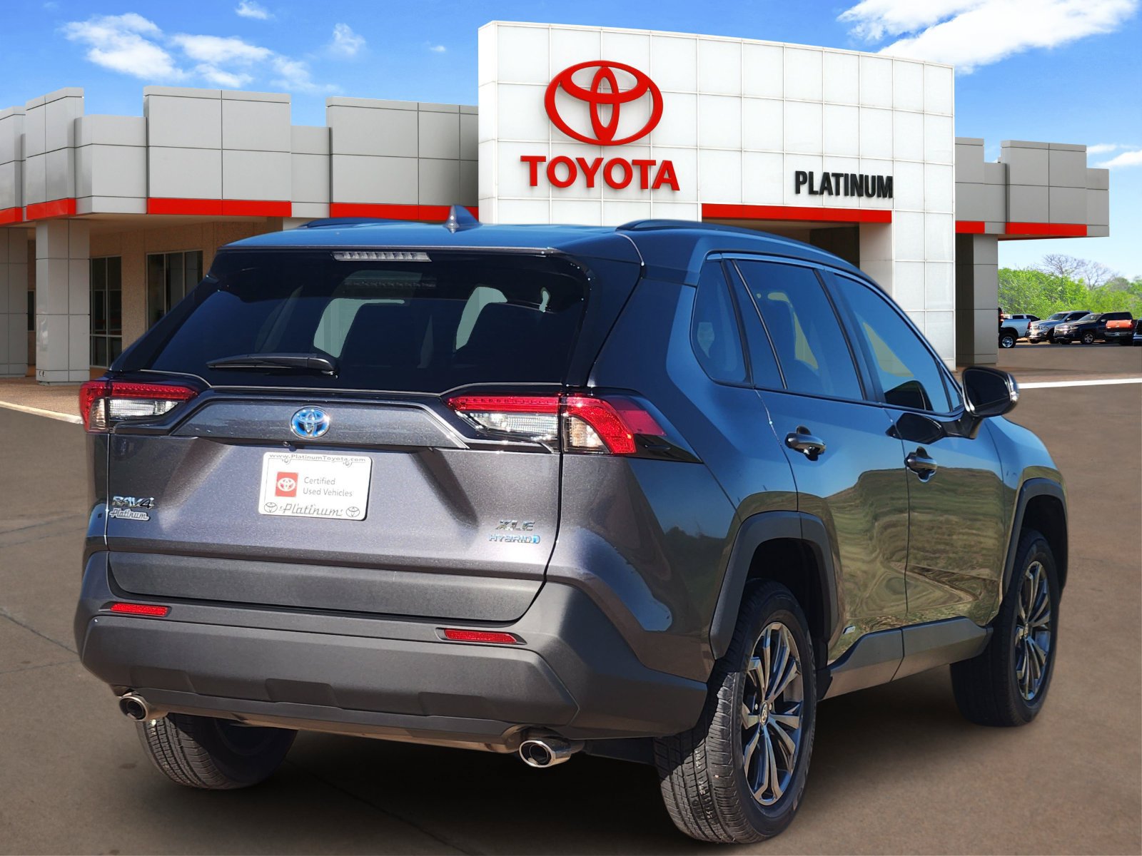 Used 2024 Toyota RAV4 XLE Premium AWD/4WD image 4