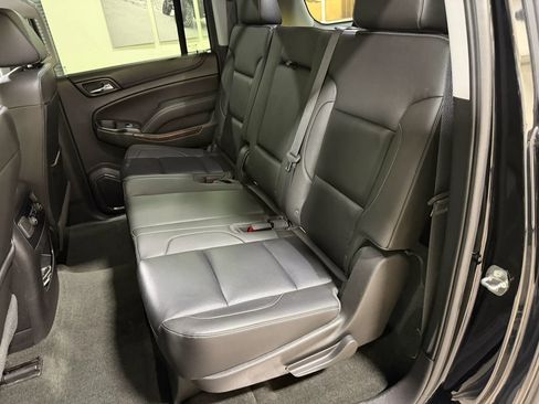 Used 2018 Chevrolet Suburban LT AWD/4WD image 33