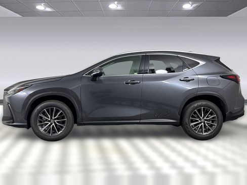 Used 2024 Lexus NX 250 FWD image 2