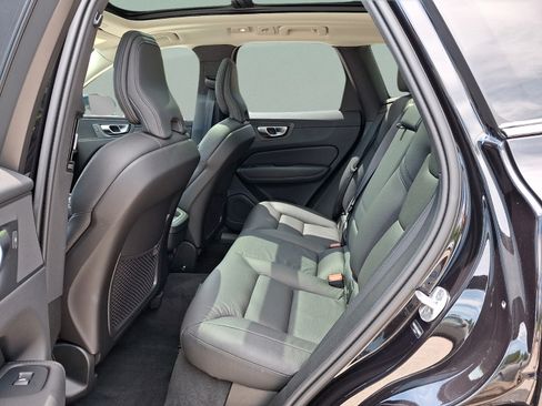 Used 2025 Volvo XC60 B5 Plus w/ Protection Package Premier AWD/4WD image 8