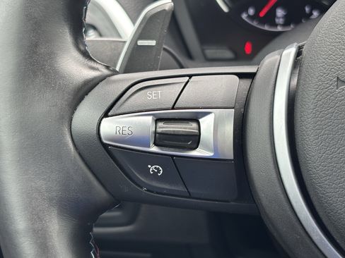 Used 2018 BMW M2 image 19