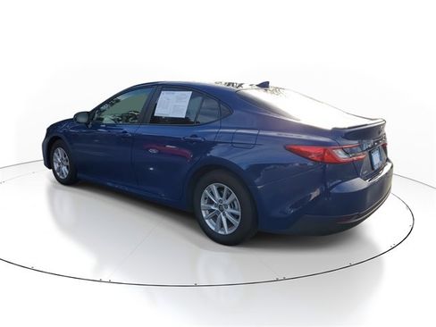 Used 2025 Toyota Camry image 4