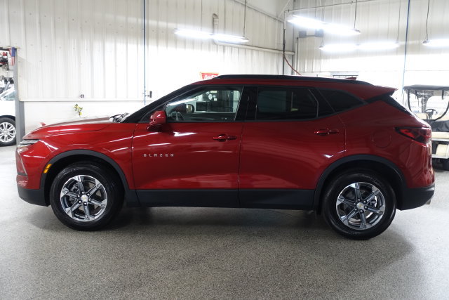 Used 2024 Chevrolet Blazer LT w/ Convenience Package FWD image 4