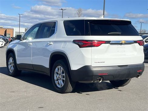 Used 2023 Chevrolet Traverse LS image 33