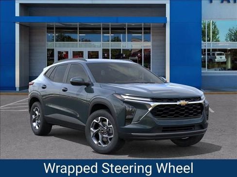 New 2026 Chevrolet Trax LT w/ Driver Confidence Package image 8