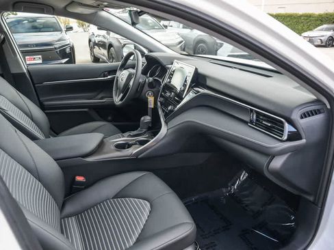 Used 2024 Toyota Camry SE FWD image 15
