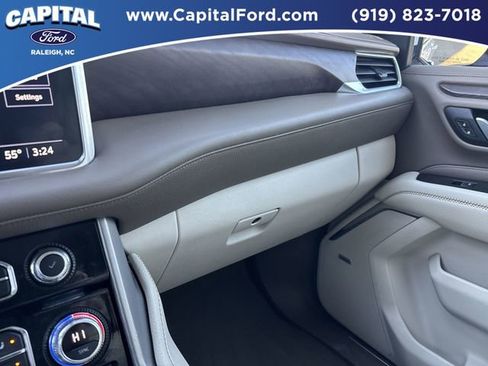 Used 2021 GMC Yukon XL Denali w/ Denali Premium Package image 27