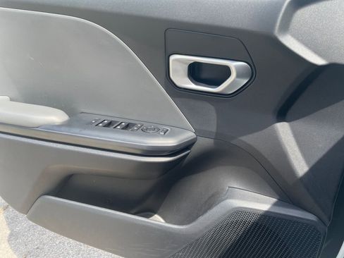 Used 2025 Kia K4 LXS FWD image 18